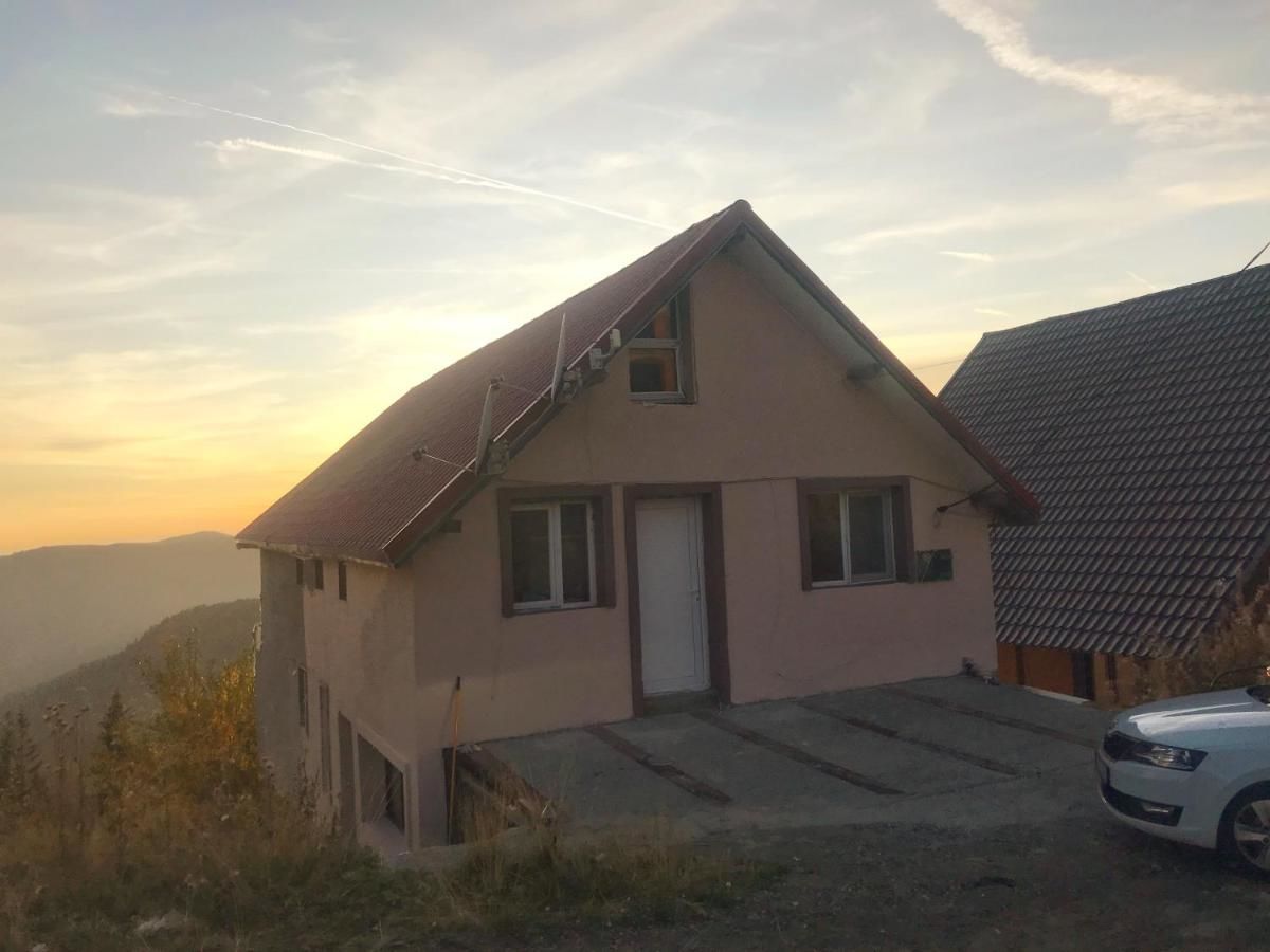 Лоджи CHALET Rânca Рынка-4